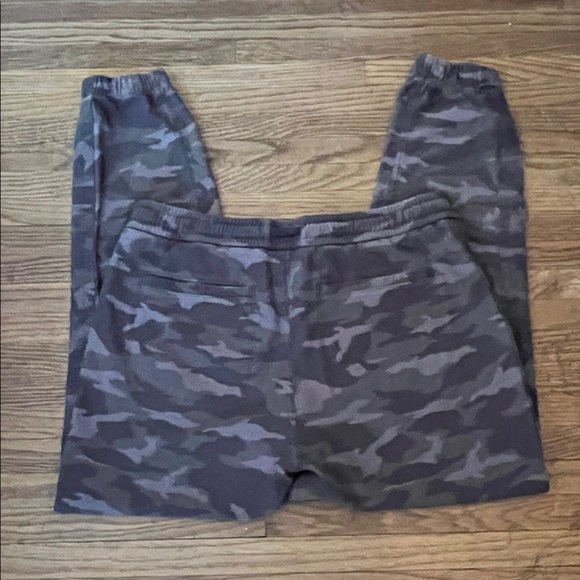 Women’s Athleta Camo Farallon Joggers - Picture 3 of 9